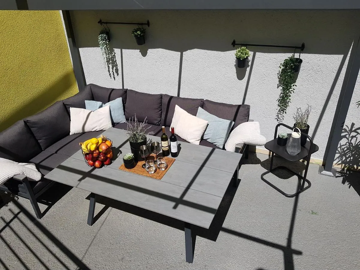 Villa Leca With Heated Private Pool & Sauna Брибир